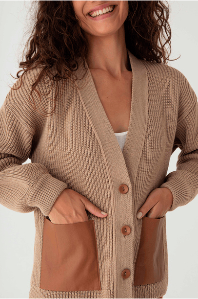 Cardigan Bolso Couro Cáqui Cabana - Bege