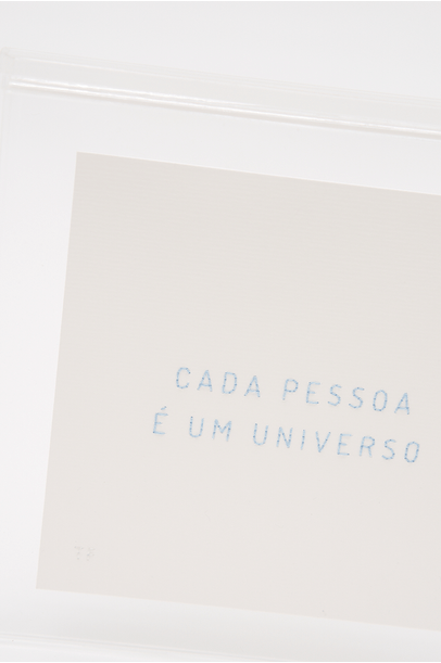Quadro "Cada Pessoa E Um Universo" Gallerist + Etui - Transparente