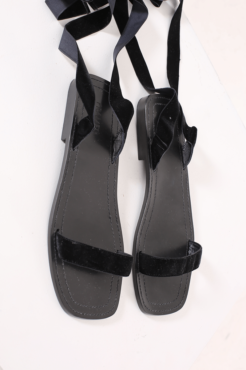 46989-PRETO-2