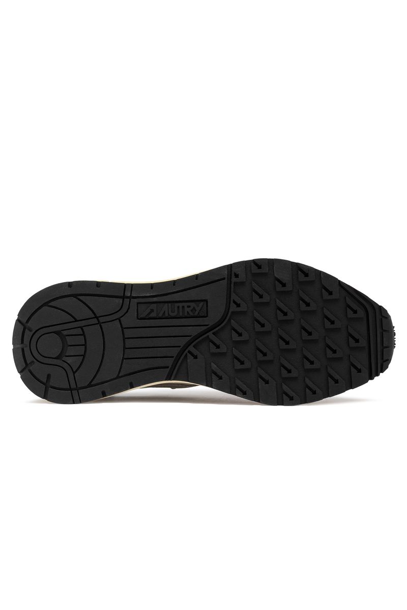 70026000-4.jpg
