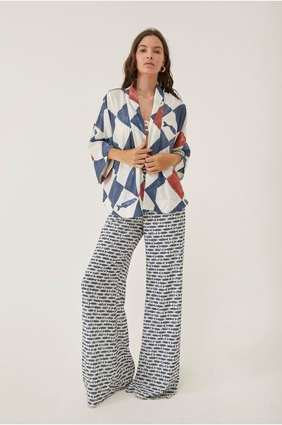 Calça Bruna Estampada Sardinha Azul e Off Lette - Multicolorido