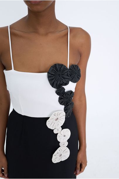 Vestido Crepe Com Fuxico Mídi A.Lém - PRETO E BRANCO